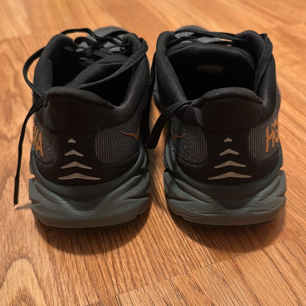 Women size 6.5 HOKA used a couple of times, like new. - Picture 3 of 5